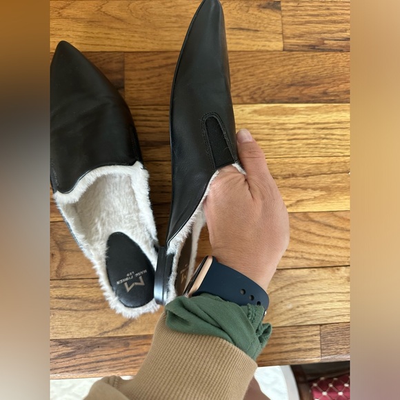 Marc Fisher leather slides with faux fur lining - Picture 5 of 6